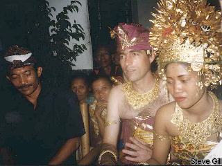 [Pic: Pak Tena, Nengah and me] 