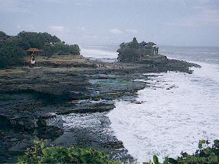 [Pic: Tanah Lot Temple] 