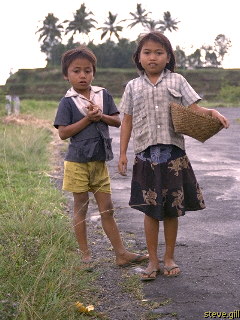 [Pic: Two children]