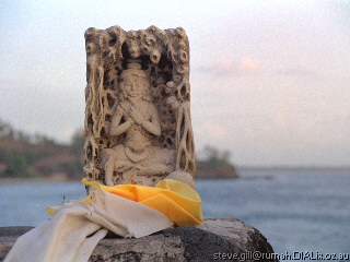 [Pic: Batu Bolong detail] 
