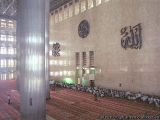 [Pic: inside the mosque] 